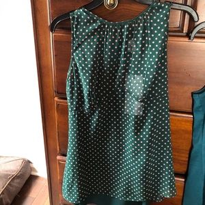 Beautiful color sleeveless top